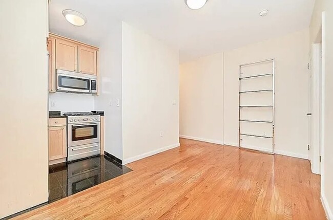 277 Mott St, Unit 1R