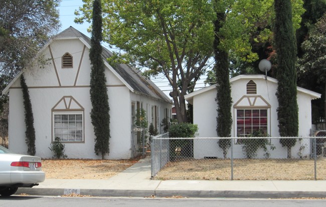 1324 W 2nd St in Pomona, CA - Building Photo - Building Photo