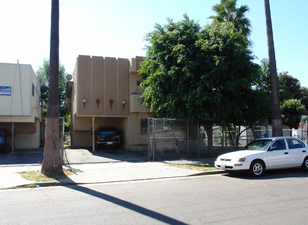 14770 Erwin St in Van Nuys, CA - Building Photo