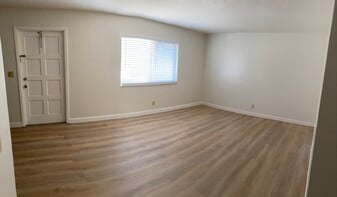 315 N Lake Dr, Unit 12