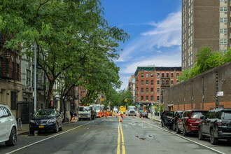 400 E 10th St in New York, NY - Building Photo - Building Photo