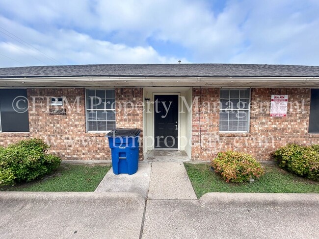 property at 1603 S Hall St