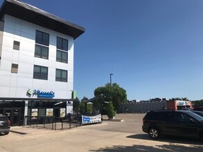 Lofts @ 1633 - Student Living in Mankato, MN - Building Photo - Building Photo