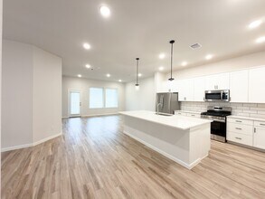 42504 Rustico Rd in Magnolia, TX - Building Photo - Building Photo