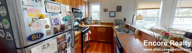 358 Broadway, Unit 2 in Somerville, MA - Building Photo - Building Photo