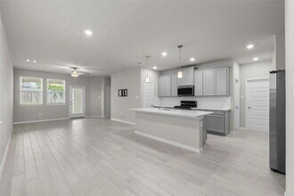 18532 Meadow Point Ln in Montgomery, TX - Building Photo - Building Photo