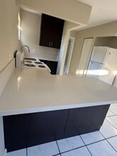 7126 SW 22nd St, Unit 2 in Miami, FL - Foto de edificio - Building Photo