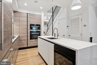 2242 Ontario Rd NW in Washington, DC - Building Photo - Building Photo