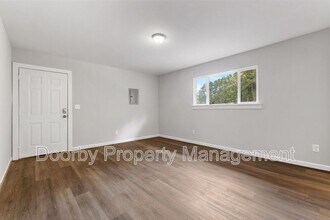 133 W Ridgewood Ave in Red Bank, TN - Building Photo - Building Photo