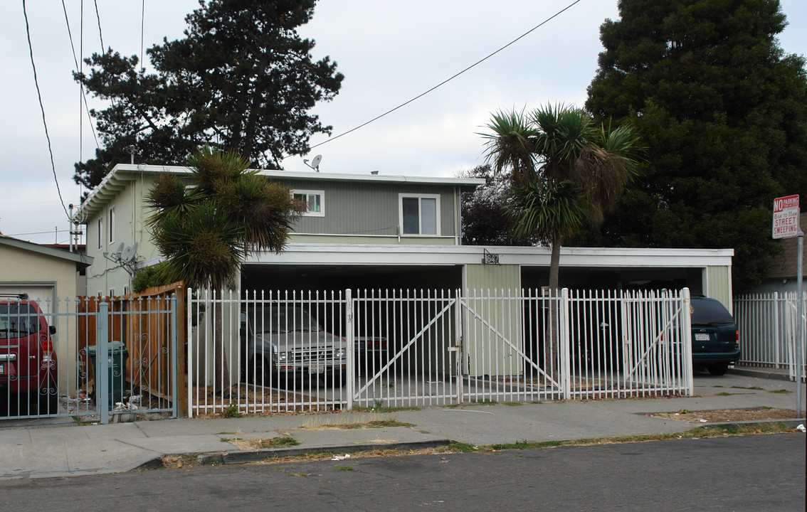 647 17th St in Richmond, CA - Building Photo