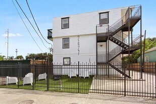 2427 Kerlerec St in New Orleans, LA - Building Photo