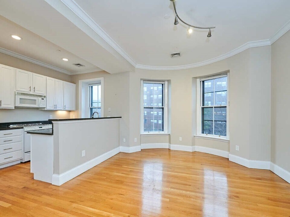 754 Tremont St, Unit 3 in Boston, MA - Building Photo