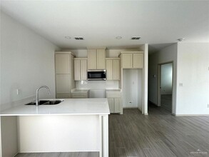 7815 N 58th St-Unit -4 in Mission, TX - Building Photo - Building Photo