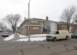 Michigan Street Apartments in Milwaukee, WI - Building Photo - Building Photo