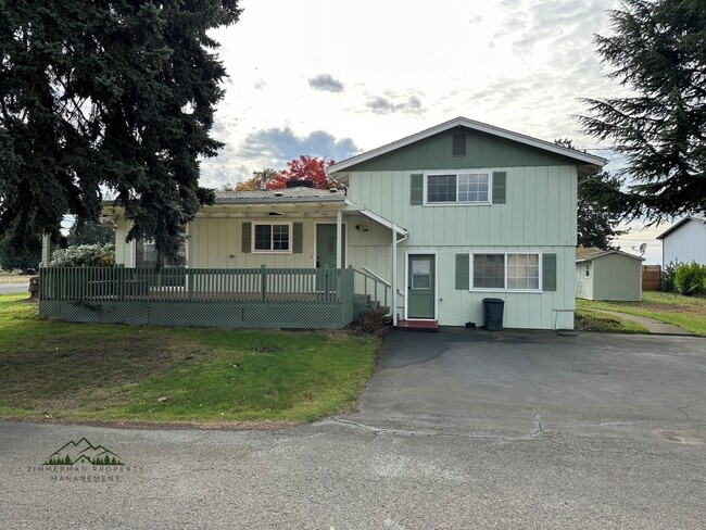 property at 32513-32515 Coburg Bottom Loop Rd