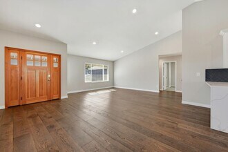 17212 Matinal Rd in San Diego, CA - Building Photo - Building Photo