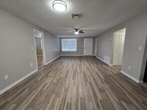 9310 Marler Rd in Spring Hill, FL - Building Photo - Building Photo