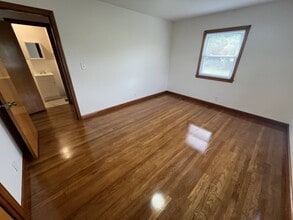 1803 E Oakland Ave in Johnson City, TN - Building Photo - Building Photo