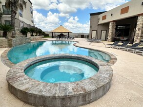 6201 Grissom Rd in San Antonio, TX - Building Photo - Building Photo