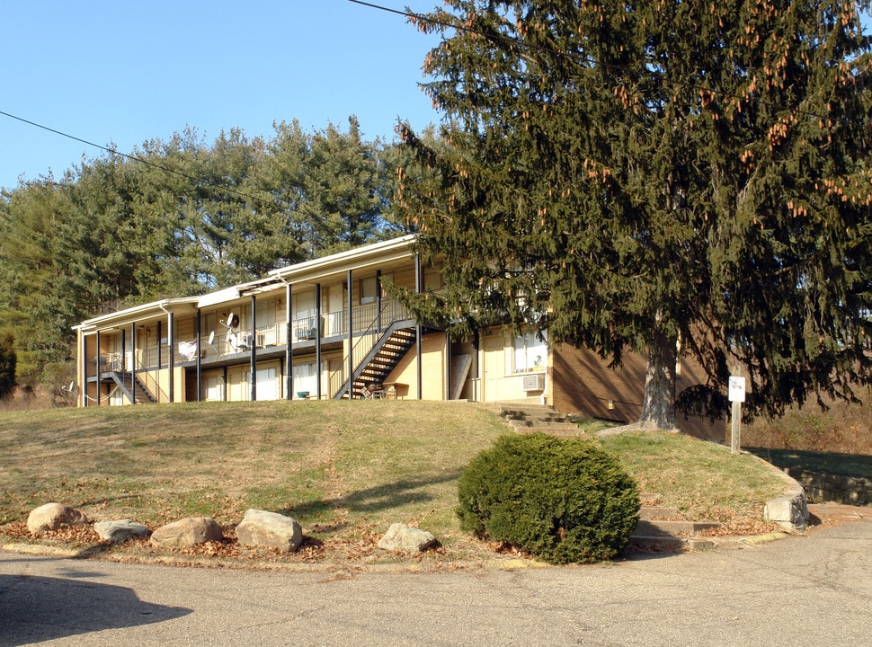 Church Hall Dorm in Parkersburg, WV - Building Photo