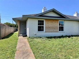 840 Potomac Dr in Lancaster, TX - Building Photo