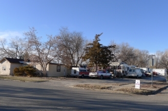 Becky Apartments in Laurel, MT - Foto de edificio