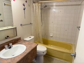 1500 Dogwood St in Campbell River, BC - Building Photo - Building Photo