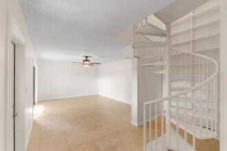 2060 SW 90th Ave in Davie, FL - Building Photo - Building Photo