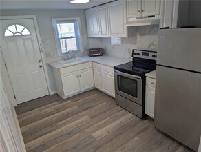 57 Kneeland St in Cranston, RI - Building Photo - Building Photo