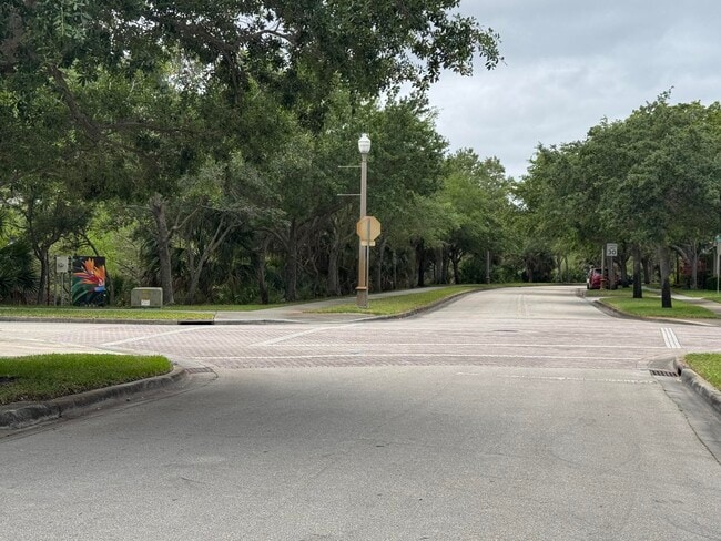 2131 SE Destin Dr in Port St. Lucie, FL - Building Photo - Building Photo