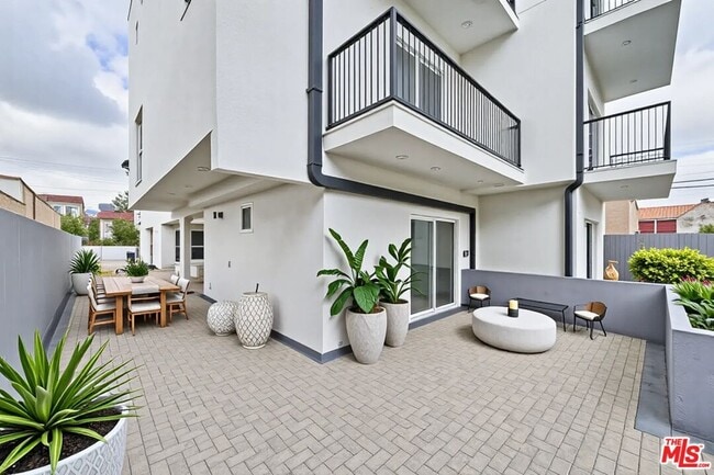 property at 1106 Queen Anne Pl