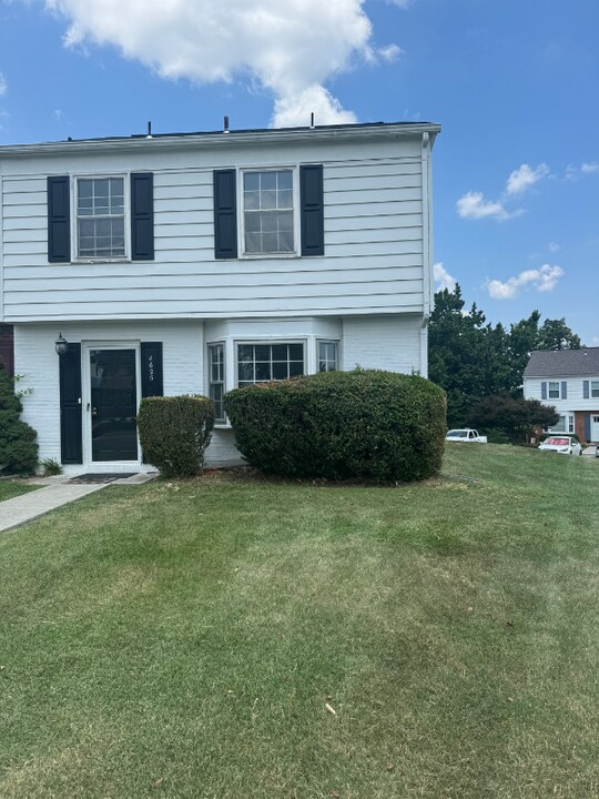 4625 Roxbury Ln in Cave Spring, VA - Building Photo