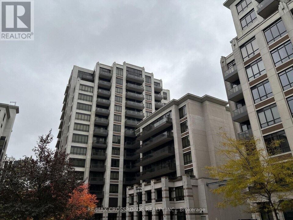 38 Cedarland Dr in Markham, ON - Building Photo