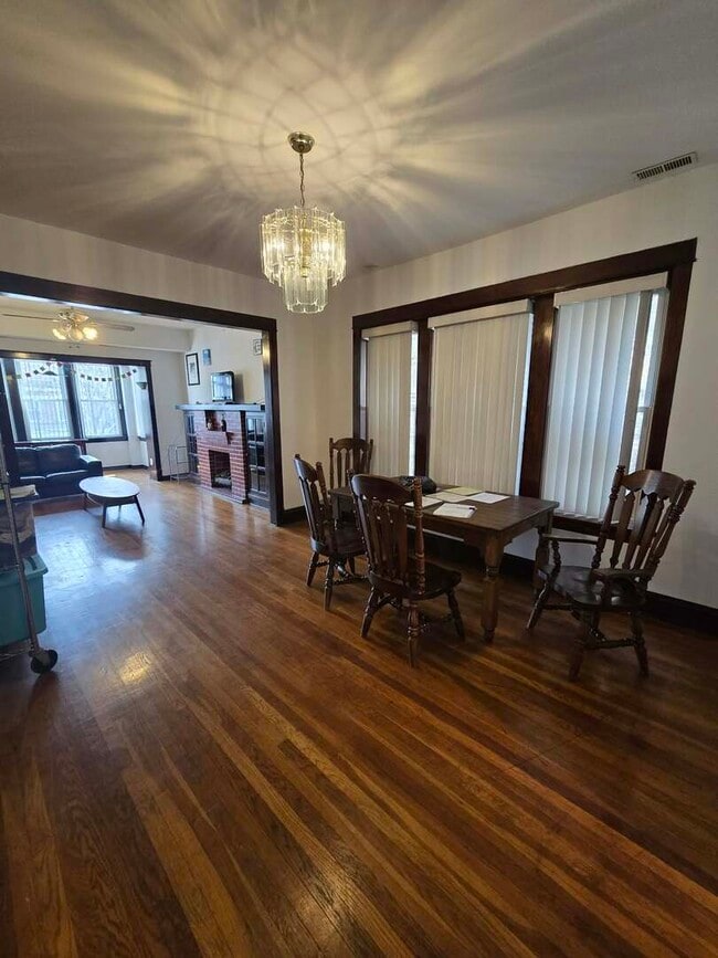 5114 N Ashland Ave in Chicago, IL - Building Photo - Building Photo