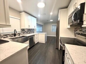 704 W 11th Ave in Mount Dora, FL - Building Photo - Building Photo