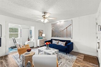 3802 Cortez Cir in Tampa, FL - Building Photo - Building Photo