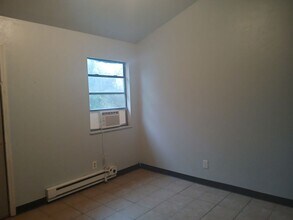 102 Gregory Dr in Green Forest, AR - Foto de edificio - Building Photo