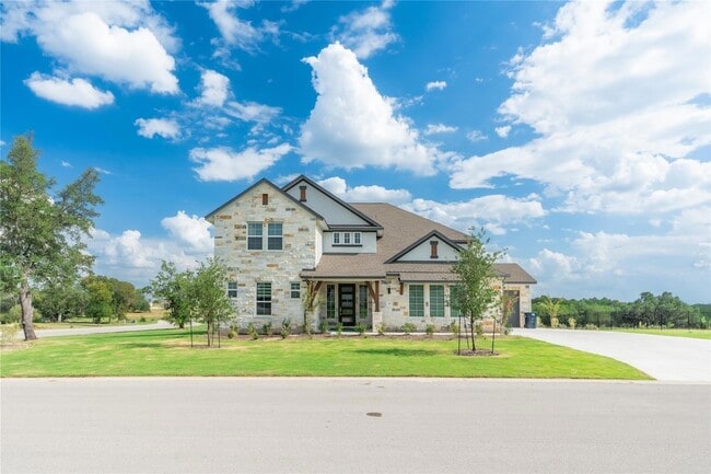 301 Northcrest Dr, Unit B in Liberty Hill, TX - Building Photo - Building Photo