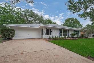 11431 Landsdowne Dr in Houston, TX - Building Photo - Building Photo