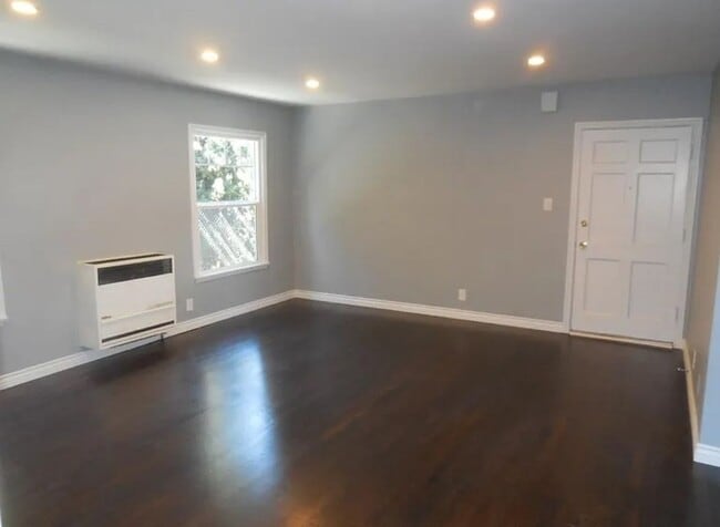 property at 5422 Glen Ellen Pl