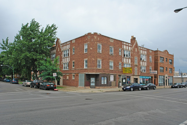 2734-2738 N Laramie Ave