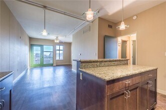 711 W 26th St in Austin, TX - Building Photo - Building Photo