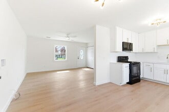 159 Hazel Dr in Burlington, NC - Building Photo - Building Photo