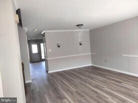 16804 Winston Ln in Woodbridge, VA - Building Photo