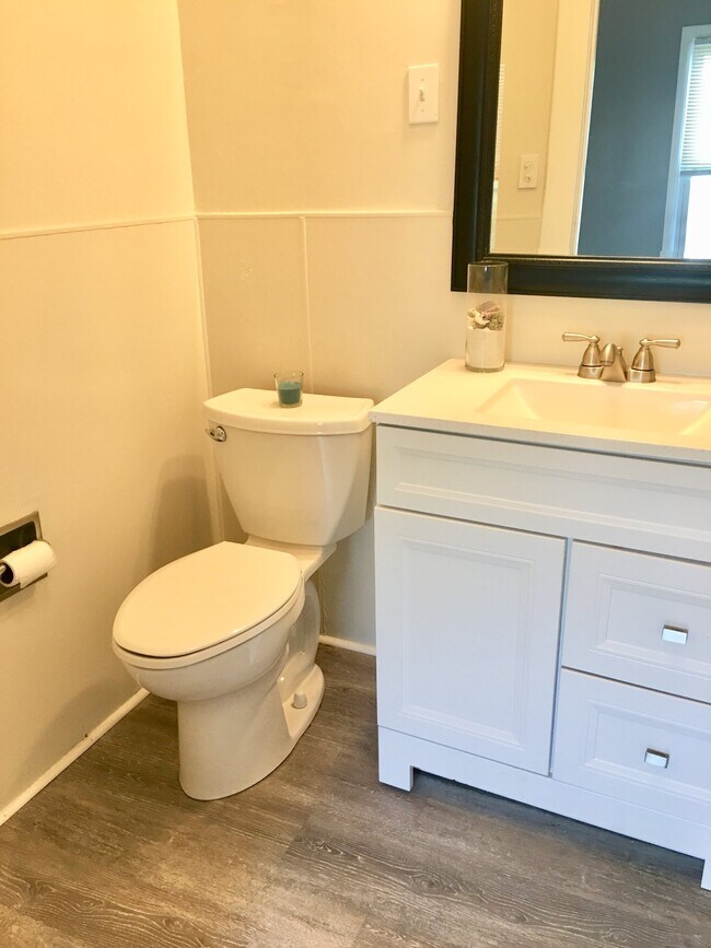 801 Lincoln St, Unit 2R in Dickson City, PA - Building Photo - Building Photo