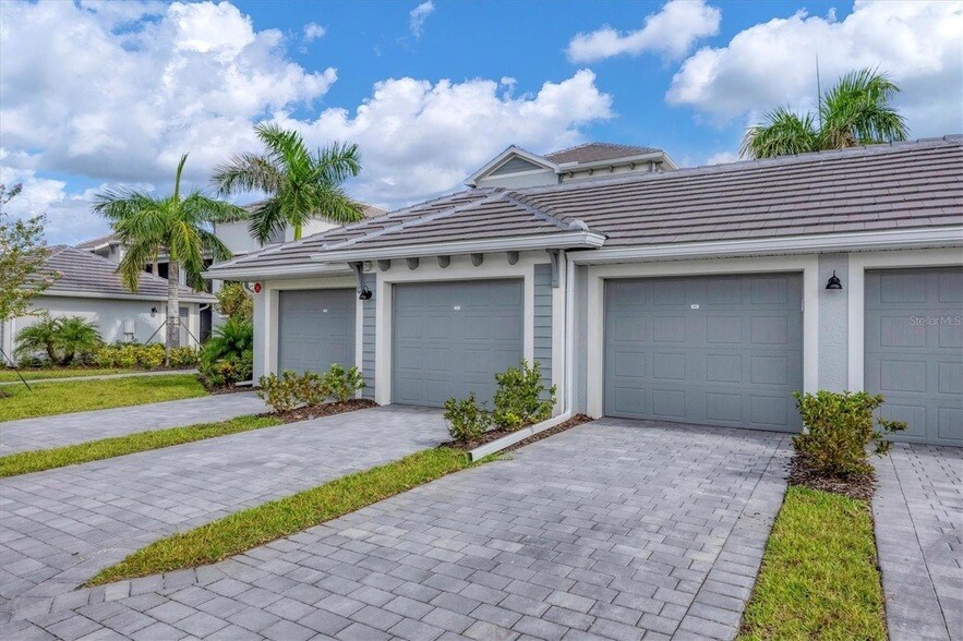 12390 Wellen Golf St, Unit 122 in Venice, FL - Building Photo