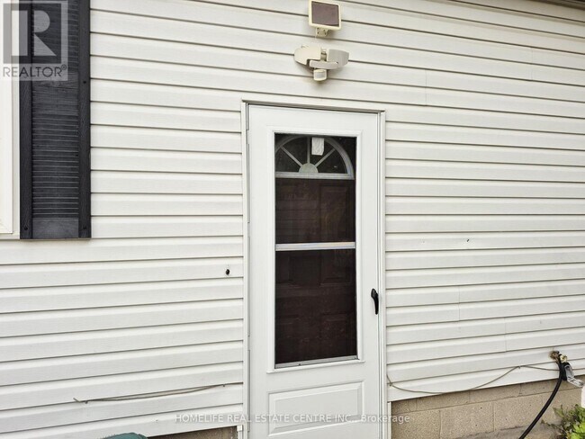 239 Elmwood Ave in Richmond Hill, ON - Building Photo - Building Photo