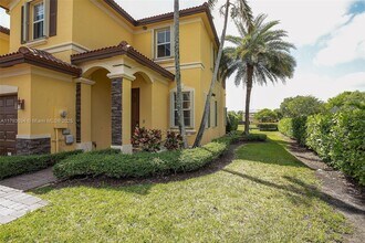 11392 NW 87th Ln in Medley, FL - Building Photo - Building Photo