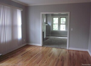 1016 Beaconsfield Ave in Grosse Pointe Park, MI - Building Photo - Building Photo