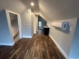 216 Kinsey Ave in Cincinnati, OH - Building Photo